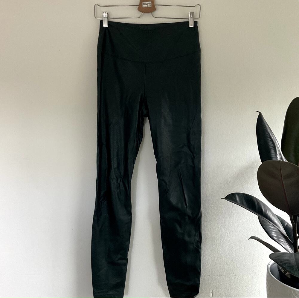 Runway Faux Leather Textured Leggings Women's Size 4 Black Pull-On Skinny Pants
